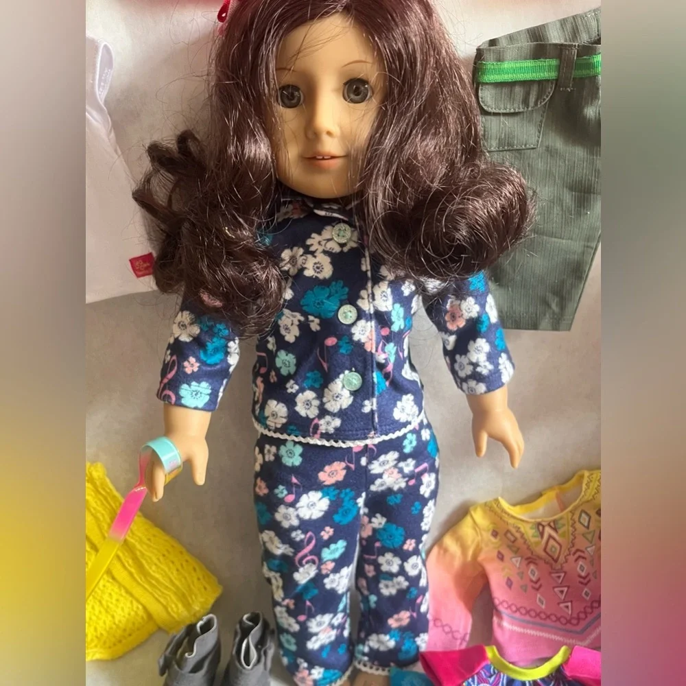 3 American Girl Dolls with accessories - Picture 4 of 16